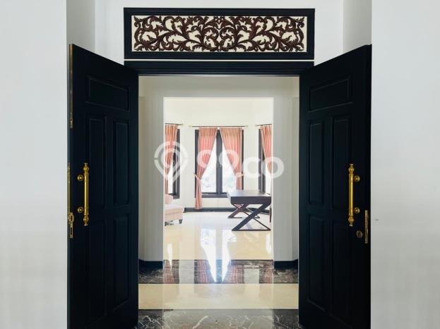 Rumah di Pakuwon Indah, 6 KM, Konsep Minimalis, LT 630m² Bangunan 800m² Rumah di Pakuwon Indah, 6 KM, Konsep Minimalis, LT 630m² Bangunan 800m²