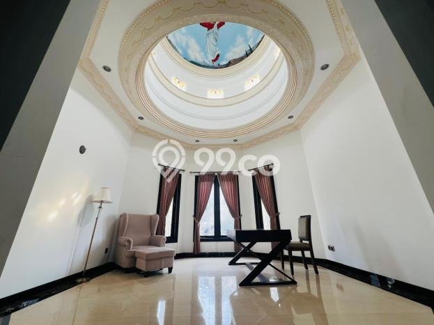 Rumah di Pakuwon Indah, 6 KM, Konsep Minimalis, LT 630m² Bangunan 800m² Rumah di Pakuwon Indah, 6 KM, Konsep Minimalis, LT 630m² Bangunan 800m²