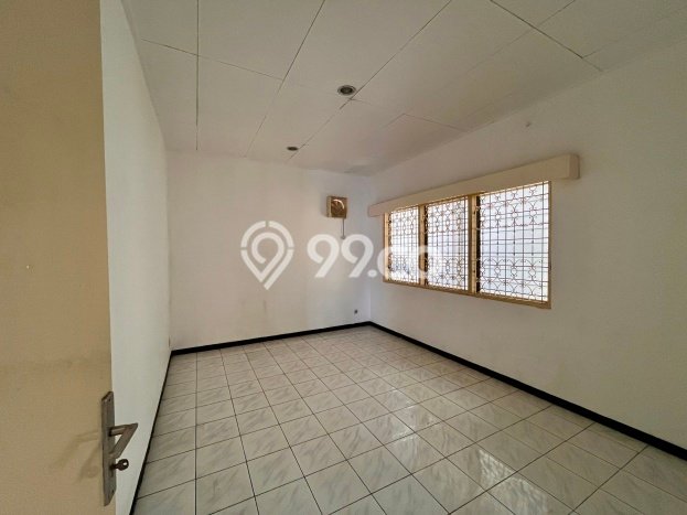 LISTING BARU! Rumah di Dukuh Pakis, Ready, 1 KM, Akses Dukuh Pakis, Surabaya, Surabaya, Luas 365m² LB 150m² LISTING BARU! Rumah di Dukuh Pakis, Ready, 1 KM, Akses Dukuh Pakis, Surabaya, Surabaya, Luas 365m² LB 150m²