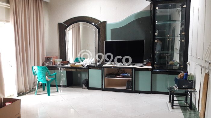 Rumah Elit Modern Tanpa Renovasi di Pantai Mutiara Jakarta Utara Rumah Elit Modern Tanpa Renovasi di Pantai Mutiara Jakarta Utara