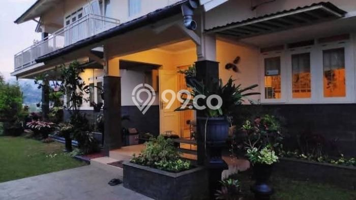 Vila Premium di Cisarua, Ukuran 1500m2m², Lingkungan Asri untuk Anda Vila Premium di Cisarua, Ukuran 1500m2m², Lingkungan Asri untuk Anda