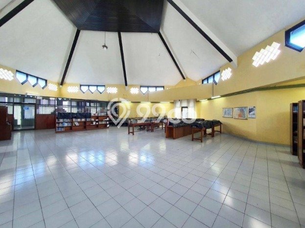 Kantor Disewa di Surabaya dengan LB 8797m2 Area Komersial Ramai Kantor Disewa di Surabaya dengan LB 8797m2 Area Komersial Ramai