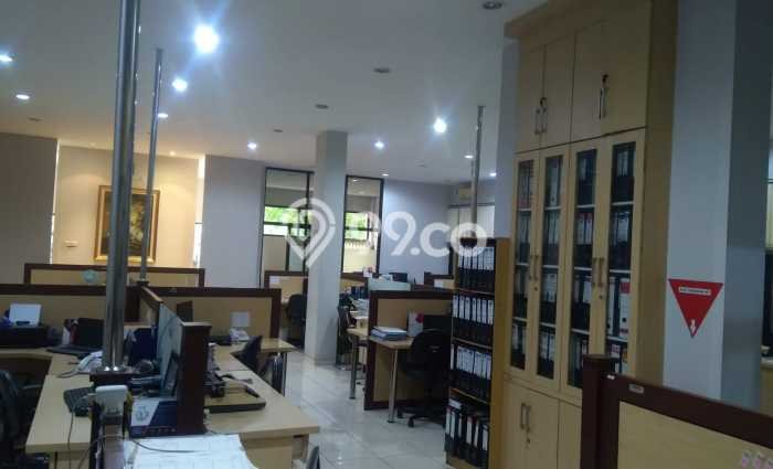Kantor Dijual di Surabaya LT 858m2 & LB 800m2 Lokasi Terbaik! Kantor Dijual di Surabaya LT 858m2 & LB 800m2 Lokasi Terbaik!
