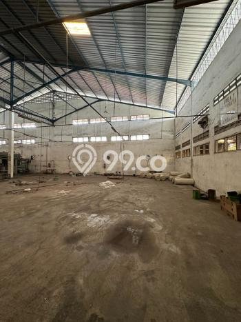 Gudang Dijual di Surabaya LT 4300m2 & LB 4000m2 Lokasi Terbaik! Gudang Dijual di Surabaya LT 4300m2 & LB 4000m2 Lokasi Terbaik!