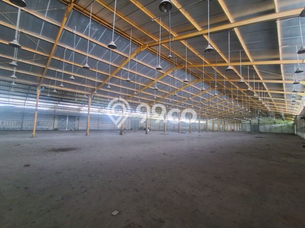 Disewakan Gudang komersial di Waru luas bangunan 11000m2 Disewakan Gudang komersial di Waru luas bangunan 11000m2