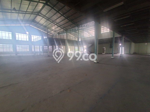 Gudang Disewa di Surabaya dengan LB 5000m2 Area Komersial Ramai Gudang Disewa di Surabaya dengan LB 5000m2 Area Komersial Ramai