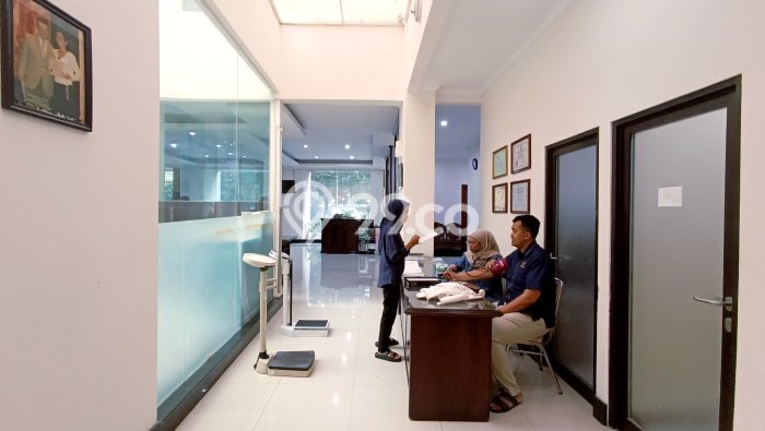 Kantor Dijual di Bandung LT 840m2 & LB 1500m2 Lokasi Terbaik! Kantor Dijual di Bandung LT 840m2 & LB 1500m2 Lokasi Terbaik!