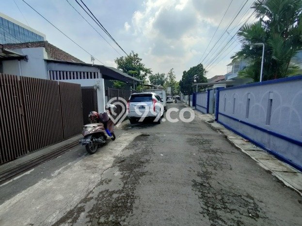Rumah Mewah LB 400m2 Siap Huni Desain Elegan di Pasir Kaliki, Bandung Rumah Mewah LB 400m2 Siap Huni Desain Elegan di Pasir Kaliki, Bandung