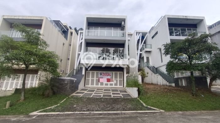 Rumah Mewah LB 346m2 Siap Pakai Desain Elegan di Sentul City, Bogor Rumah Mewah LB 346m2 Siap Pakai Desain Elegan di Sentul City, Bogor