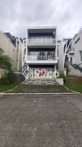 Rumah Mewah LB 346m2 Siap Pakai Desain Elegan di Sentul City, Bogor Rumah Mewah LB 346m2 Siap Pakai Desain Elegan di Sentul City, Bogor