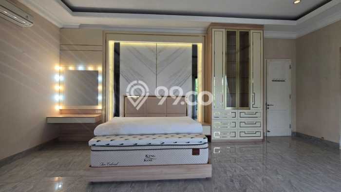 Rumah Elit Modern Tanpa Renovasi di Sentul City Bogor Rumah Elit Modern Tanpa Renovasi di Sentul City Bogor
