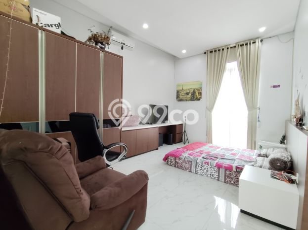 Rumah Mewah LB 500m2 Siap Pakai Desain Elegan di Sentul City, Bogor Rumah Mewah LB 500m2 Siap Pakai Desain Elegan di Sentul City, Bogor