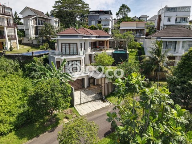 Rumah Luxury Modern Tanpa Renovasi di Sentul City Bogor Rumah Luxury Modern Tanpa Renovasi di Sentul City Bogor