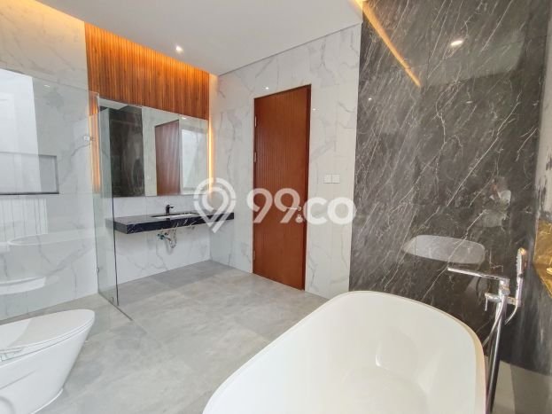INVESTASI CERDAS! Rumah Exclusive Sentul City, Bogor, Luas Tanah 300m² Luas Bangunan 480m² INVESTASI CERDAS! Rumah Exclusive Sentul City, Bogor, Luas Tanah 300m² Luas Bangunan 480m²