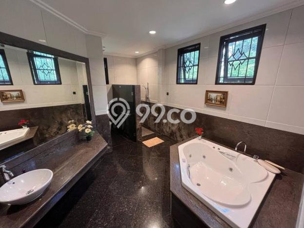 For Sale! Luxury House LT 4758m2 Desain Modern di Sentul City For Sale! Luxury House LT 4758m2 Desain Modern di Sentul City