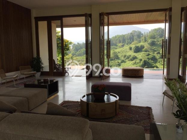 Sewa Rumah Strategis di Sentul City LT 4000m2 / LB 1000m2 Siap Huni Sewa Rumah Strategis di Sentul City LT 4000m2 / LB 1000m2 Siap Huni