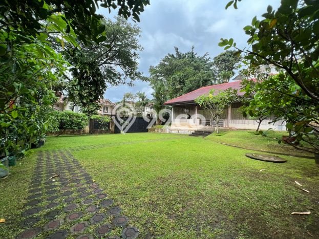 For Sale! Luxury House LT 2146m2 Desain Elegan di Sentul City For Sale! Luxury House LT 2146m2 Desain Elegan di Sentul City