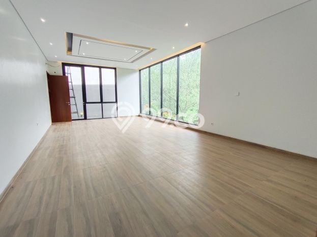 INVESTASI CERDAS! Rumah Exclusive Sentul City, Bogor, Luas Tanah 300m² Luas Bangunan 480m² INVESTASI CERDAS! Rumah Exclusive Sentul City, Bogor, Luas Tanah 300m² Luas Bangunan 480m²