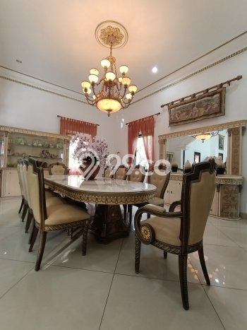 Rumah Mewah LB 2500m2 Siap Pakai Desain Elegan di Sentul City, Bogor Rumah Mewah LB 2500m2 Siap Pakai Desain Elegan di Sentul City, Bogor