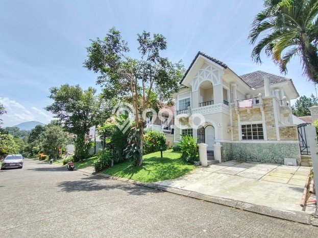 Jual Rumah Luas Megah Dengan View Eksklusif di Sentul City, Bogor Jual Rumah Luas Megah Dengan View Eksklusif di Sentul City, Bogor