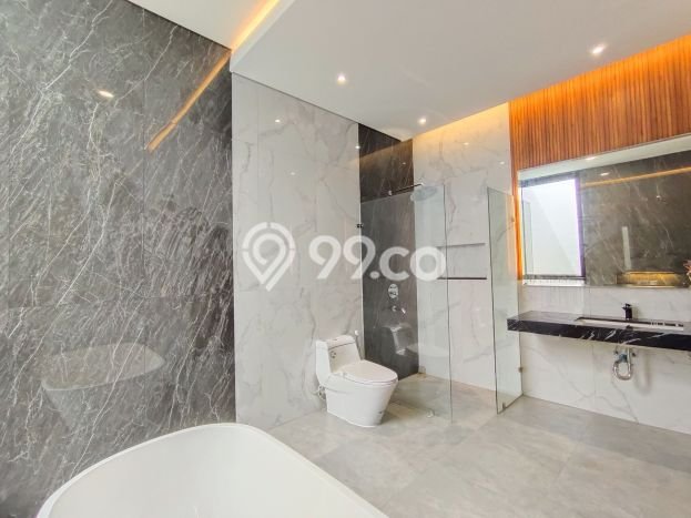 INVESTASI CERDAS! Rumah Exclusive Sentul City, Bogor, Luas Tanah 300m² Luas Bangunan 480m² INVESTASI CERDAS! Rumah Exclusive Sentul City, Bogor, Luas Tanah 300m² Luas Bangunan 480m²