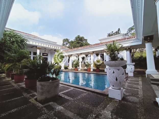 Rumah Mewah LB 2500m2 Siap Pakai Desain Elegan di Sentul City, Bogor Rumah Mewah LB 2500m2 Siap Pakai Desain Elegan di Sentul City, Bogor