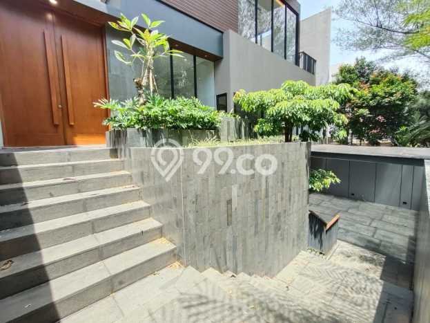 Investasi Menjanjikan 7 Kamar Tidur Akses Mudah di Kawasan Berkembang Sentul City, Bogor Investasi Menjanjikan 7 Kamar Tidur Akses Mudah di Kawasan Berkembang Sentul City, Bogor