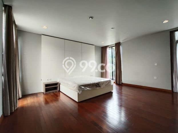 Ready to Use! Premium House LT 254m2 Desain Elegan di Sentul City Ready to Use! Premium House LT 254m2 Desain Elegan di Sentul City