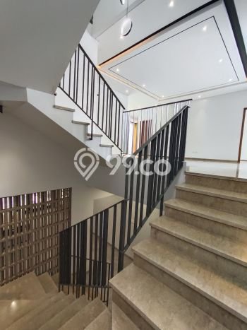 INVESTASI CERDAS! Rumah Exclusive Sentul City, Bogor, Luas Tanah 300m² Luas Bangunan 480m² INVESTASI CERDAS! Rumah Exclusive Sentul City, Bogor, Luas Tanah 300m² Luas Bangunan 480m²