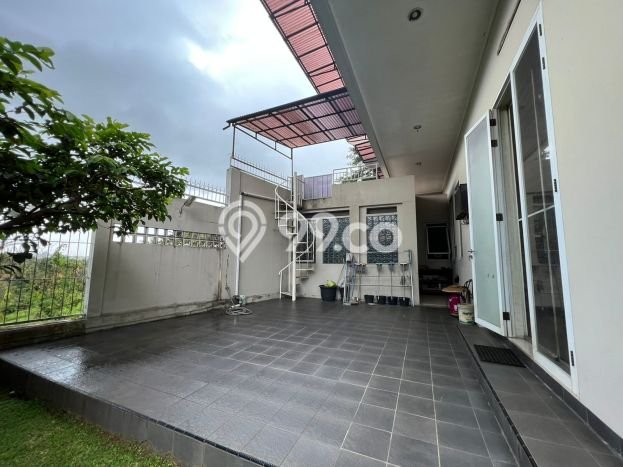 For Sale! Luxury House LT 2146m2 Desain Elegan di Sentul City For Sale! Luxury House LT 2146m2 Desain Elegan di Sentul City