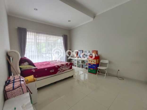 Rumah 5 Kamar Tidur Desain Minimalis di Kawasan Elite Sentul City, Bogor Rumah 5 Kamar Tidur Desain Minimalis di Kawasan Elite Sentul City, Bogor