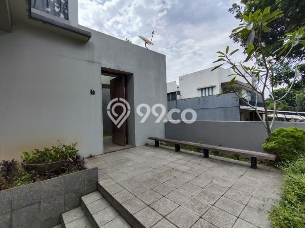 Ready to Use! Premium House LT 254m2 Desain Elegan di Sentul City Ready to Use! Premium House LT 254m2 Desain Elegan di Sentul City