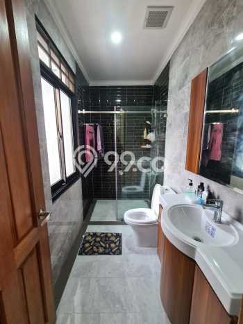 Rumah Modern 5 KT di Sentul City Bogor Full Furnished Rumah Modern 5 KT di Sentul City Bogor Full Furnished