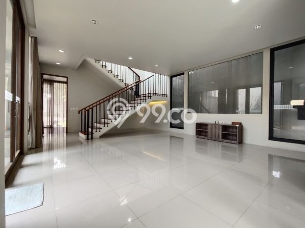 Ready to Use! Premium House LT 254m2 Desain Elegan di Sentul City Ready to Use! Premium House LT 254m2 Desain Elegan di Sentul City