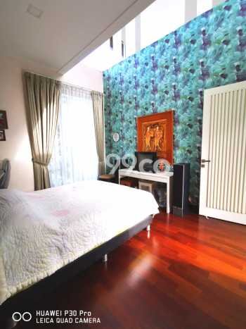 Rumah Mewah LB 350m2 Siap Huni Desain Elegan di Sentul City, Bogor Rumah Mewah LB 350m2 Siap Huni Desain Elegan di Sentul City, Bogor