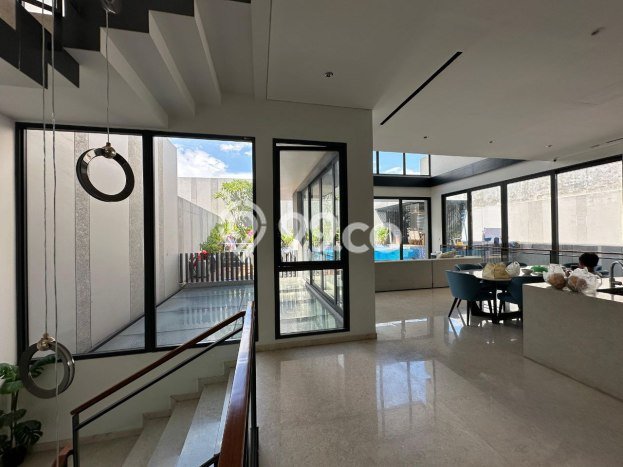 Rumah Elit Modern Tanpa Renovasi di BSD City Tangerang Rumah Elit Modern Tanpa Renovasi di BSD City Tangerang