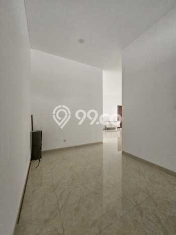 Jual Rumah Luas Elegan Dengan View Eksklusif di Modernland, Tangerang Jual Rumah Luas Elegan Dengan View Eksklusif di Modernland, Tangerang