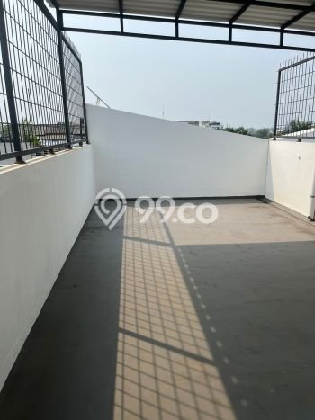 Unit Ruko Dijual di Jakarta Barat LT 56m2 & LB 100m2 Unit Ruko Dijual di Jakarta Barat LT 56m2 & LB 100m2