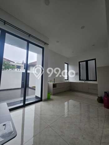 Jual Rumah Luas Elegan Dengan View Eksklusif di Modernland, Tangerang Jual Rumah Luas Elegan Dengan View Eksklusif di Modernland, Tangerang