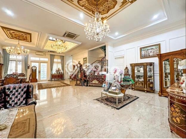 Rumah Eksklusif Siap Huni LT 574m2 di Kebayoran Baru, Jakarta Selatan Rumah Eksklusif Siap Huni LT 574m2 di Kebayoran Baru, Jakarta Selatan