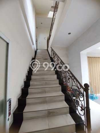 Rumah Asri area Kebayoran Baru, 0 KM, Lokasi Strategis Rumah Asri area Kebayoran Baru, 0 KM, Lokasi Strategis