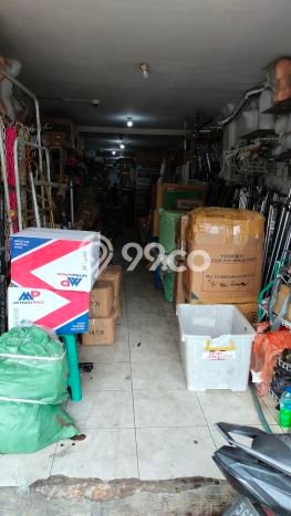 Ruko Dijual di Jakarta Barat LT 161m2 & LB 240m2 Lokasi Terbaik! Ruko Dijual di Jakarta Barat LT 161m2 & LB 240m2 Lokasi Terbaik!