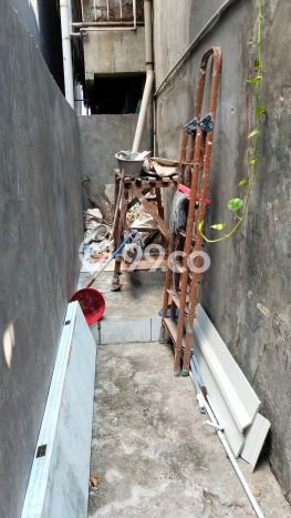 Ruko Dijual di Jakarta Barat LT 161m2 & LB 240m2 Lokasi Terbaik! Ruko Dijual di Jakarta Barat LT 161m2 & LB 240m2 Lokasi Terbaik!