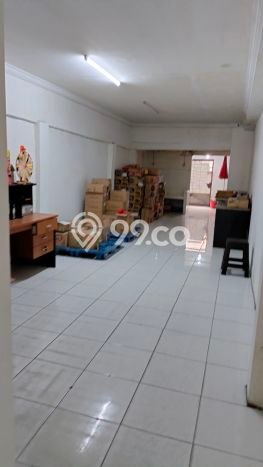 Ruko Dijual di Jakarta Barat LT 161m2 & LB 240m2 Lokasi Terbaik! Ruko Dijual di Jakarta Barat LT 161m2 & LB 240m2 Lokasi Terbaik!