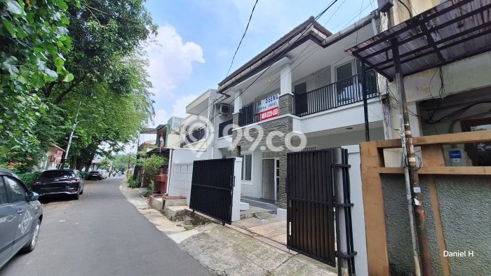 Lokasi terbaik! Rumah siap huni dikontrakkan di Tebet LB 200m2 Lokasi terbaik! Rumah siap huni dikontrakkan di Tebet LB 200m2