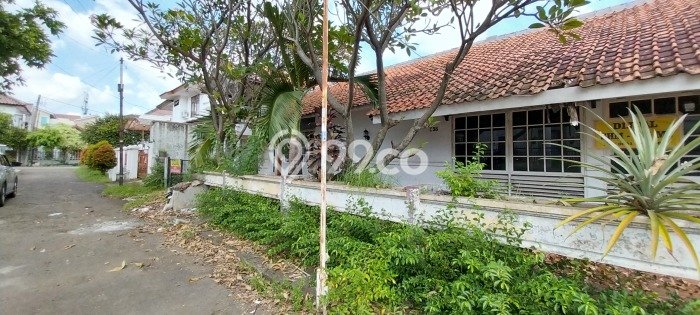 INVESTASI CERDAS! Rumah Exclusive Cinere, Depok, LT 305m² LB 180m² INVESTASI CERDAS! Rumah Exclusive Cinere, Depok, LT 305m² LB 180m²
