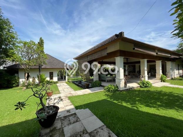 Vila Tenang Kawasan Tibubeneng, Dimensi 1885m2m², Dekat ke berbagai fasilitas Vila Tenang Kawasan Tibubeneng, Dimensi 1885m2m², Dekat ke berbagai fasilitas