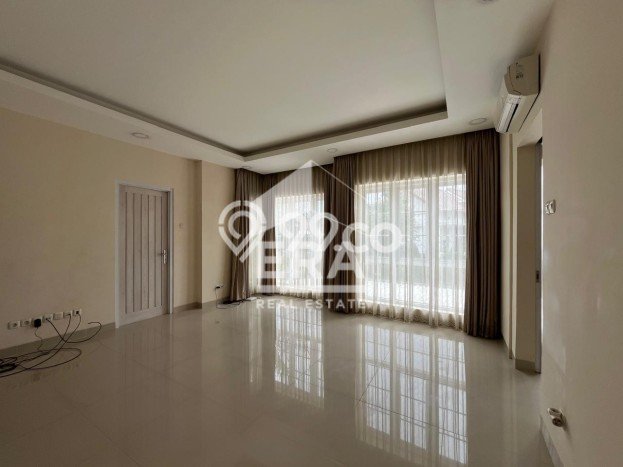 Hunian Elit LB 200m2 Siap Pakai Desain Elegan di Cibubur, Depok Hunian Elit LB 200m2 Siap Pakai Desain Elegan di Cibubur, Depok
