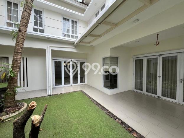 Hunian Mewah LB 200m2 Siap Pakai Desain Elegan di Raffles Hills, Jakarta Timur Hunian Mewah LB 200m2 Siap Pakai Desain Elegan di Raffles Hills, Jakarta Timur