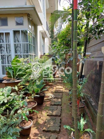 Siap Huni Hunian Elit 5 Kamar di Pondokmelati Dekat ke Mana Pun Siap Huni Hunian Elit 5 Kamar di Pondokmelati Dekat ke Mana Pun